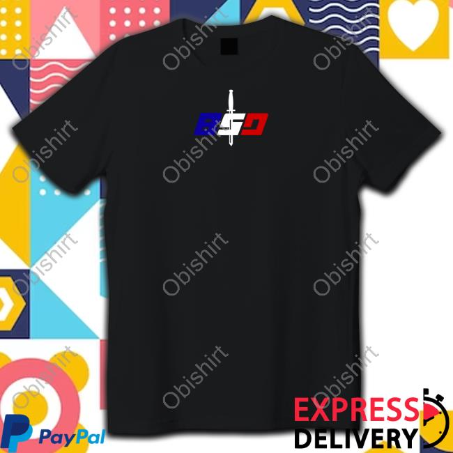 Laura Saint Denis La Box De Noël Opérateur Français Bleu Shirt